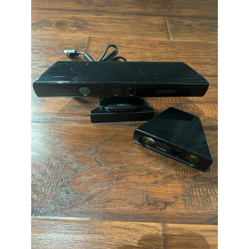 Microsoft Xbox 360 Kinect Sensor Bar Model 1414 *PLUS Nyko Zoom 86085-A50 Bundle